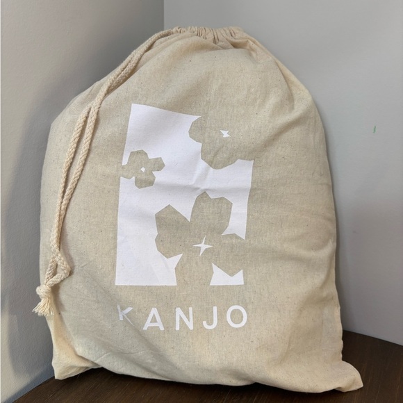 Kanjo Tan Neck Pillow - Picture 4 of 6